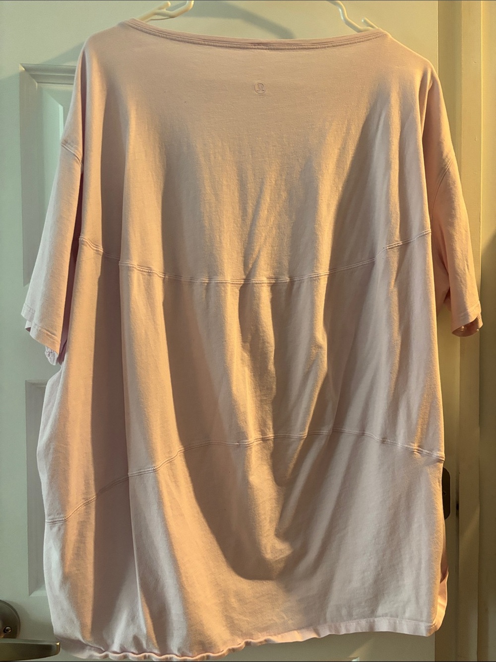 LULULEMON *back in action Organic Cotton t-shirt* - Light Pink - Picture 3 of 4
